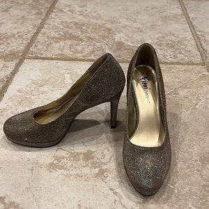 Gold/ silver glitter shoes